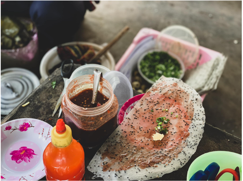 Bánh tráng mắm ruốc